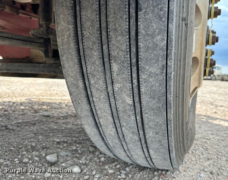 image for item LF9994 2013 Freightliner Coronado 122 semi truck