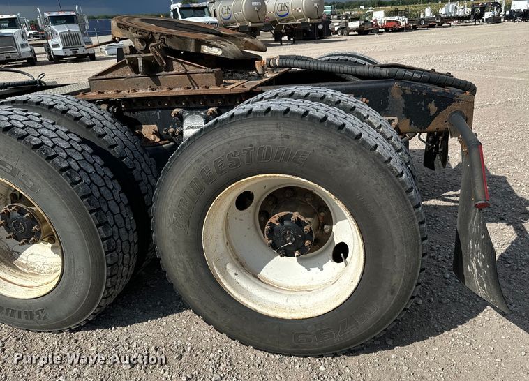 image for item LF9994 2013 Freightliner Coronado 122 semi truck