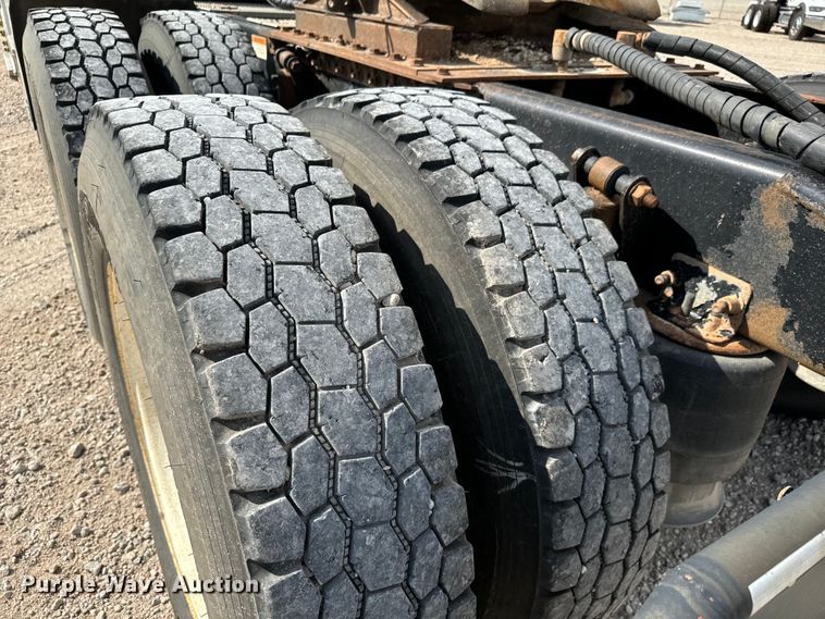 image for item LF9994 2013 Freightliner Coronado 122 semi truck