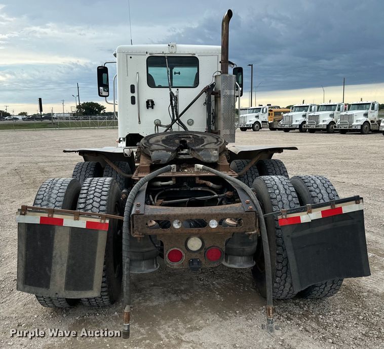 image for item LF9995 2013 Freightliner Coronado 122 semi truck