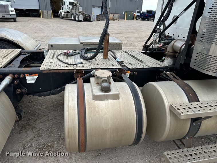 image for item LF9995 2013 Freightliner Coronado 122 semi truck