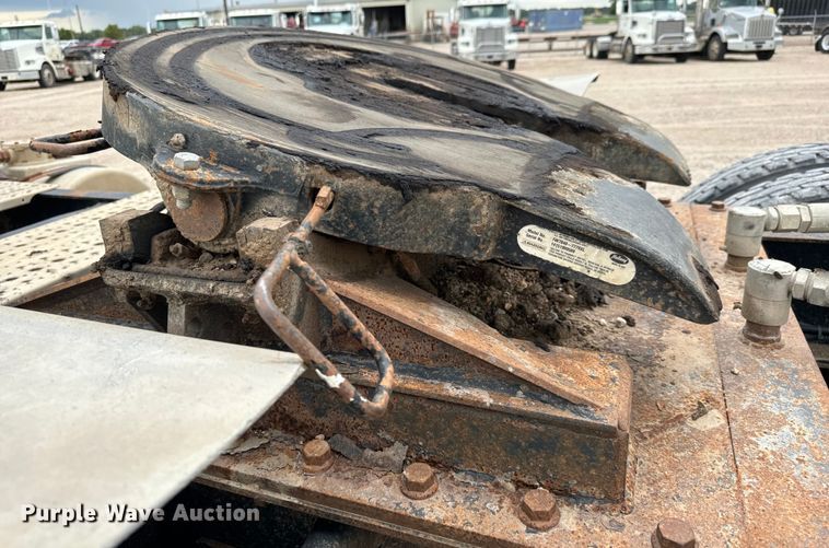 image for item LF9995 2013 Freightliner Coronado 122 semi truck