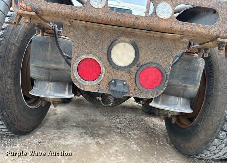 image for item LF9995 2013 Freightliner Coronado 122 semi truck