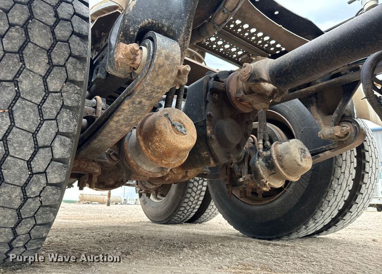 image for item LF9995 2013 Freightliner Coronado 122 semi truck