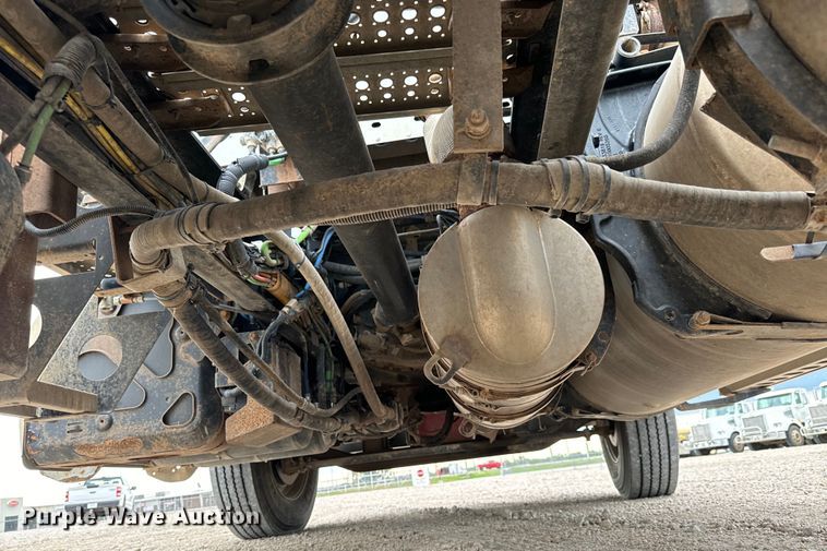 image for item LF9995 2013 Freightliner Coronado 122 semi truck