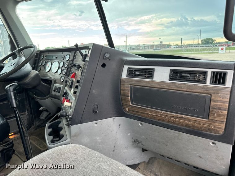 image for item LF9995 2013 Freightliner Coronado 122 semi truck