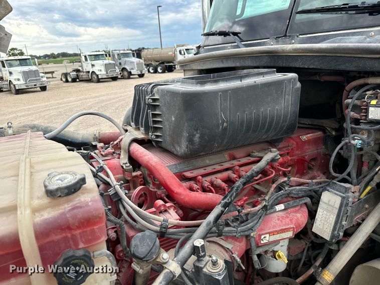 image for item LF9995 2013 Freightliner Coronado 122 semi truck