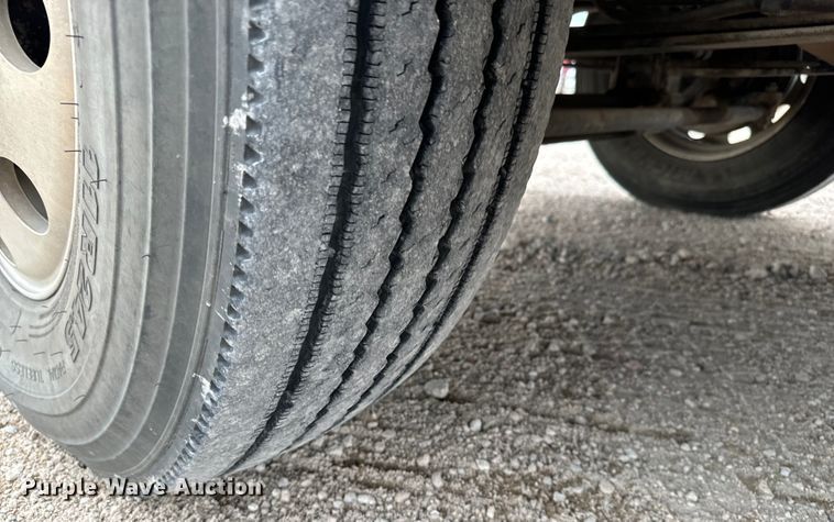 image for item LF9995 2013 Freightliner Coronado 122 semi truck