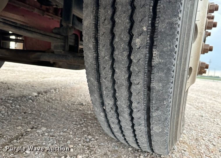 image for item LF9995 2013 Freightliner Coronado 122 semi truck