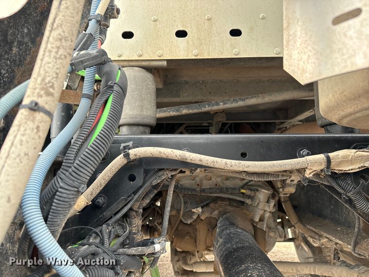 image for item LF9996 2015 Freightliner Coronado 122 semi truck