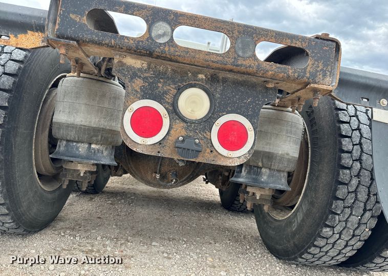 image for item LF9996 2015 Freightliner Coronado 122 semi truck