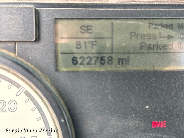 image for item LF9996 2015 Freightliner Coronado 122 semi truck