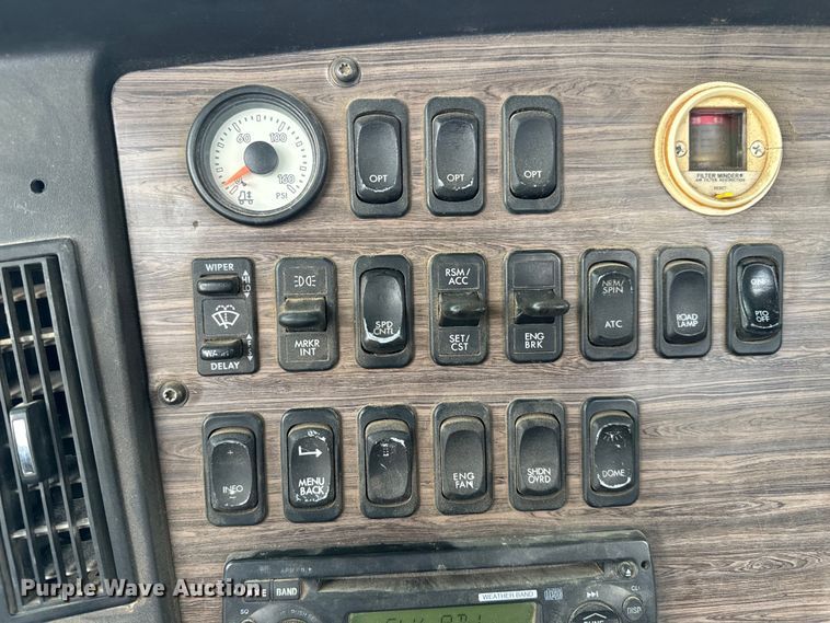 image for item LF9996 2015 Freightliner Coronado 122 semi truck