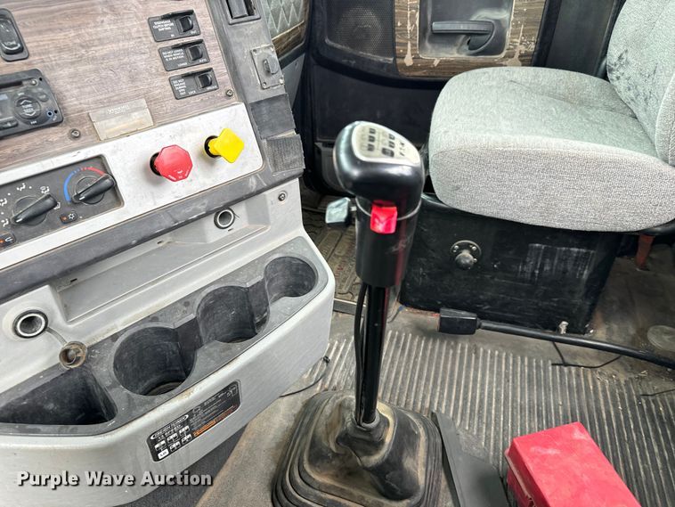 image for item LF9996 2015 Freightliner Coronado 122 semi truck