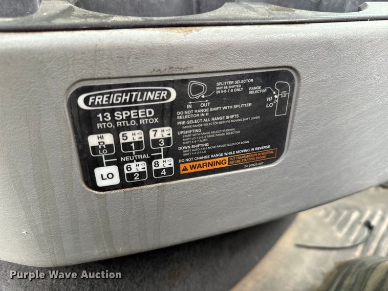 image for item LF9996 2015 Freightliner Coronado 122 semi truck