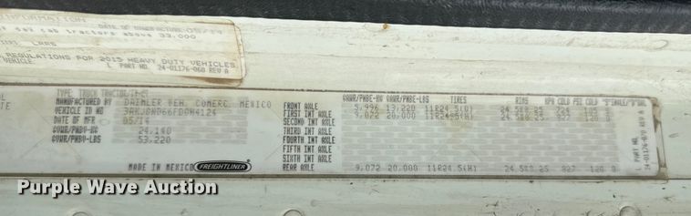 image for item LF9996 2015 Freightliner Coronado 122 semi truck