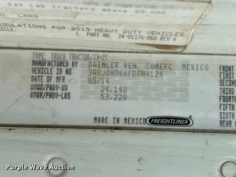 image for item LF9996 2015 Freightliner Coronado 122 semi truck