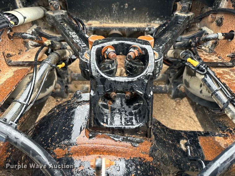 image for item LF9997 2010 Kenworth  T800 semi truck