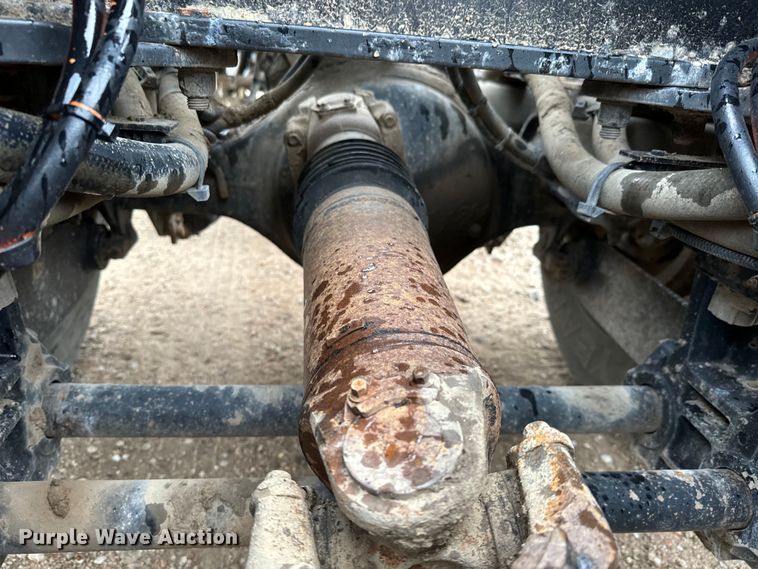 image for item LF9997 2010 Kenworth  T800 semi truck