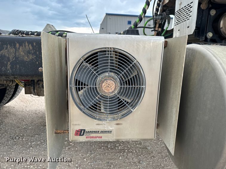 image for item LF9998 2015 Freightliner Coronado 122 semi truck