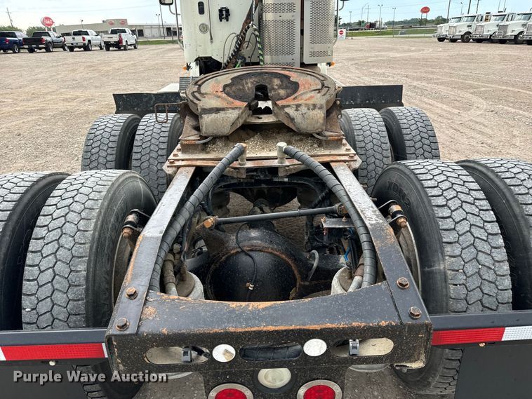 image for item LF9998 2015 Freightliner Coronado 122 semi truck