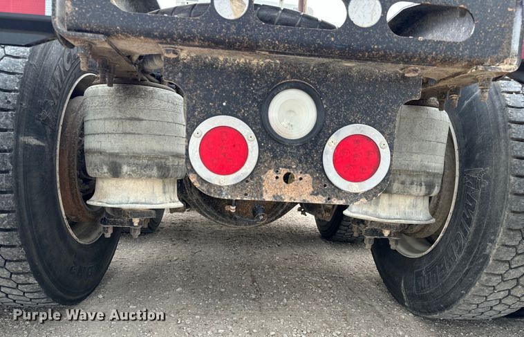 image for item LF9998 2015 Freightliner Coronado 122 semi truck