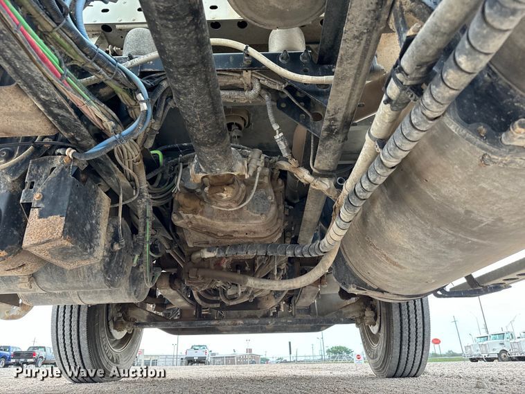 image for item LF9998 2015 Freightliner Coronado 122 semi truck