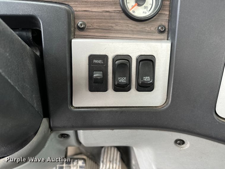 image for item LF9998 2015 Freightliner Coronado 122 semi truck