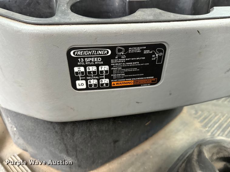 image for item LF9998 2015 Freightliner Coronado 122 semi truck