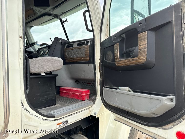 image for item LF9998 2015 Freightliner Coronado 122 semi truck