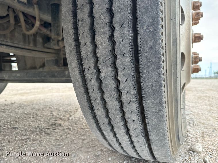 image for item LF9998 2015 Freightliner Coronado 122 semi truck