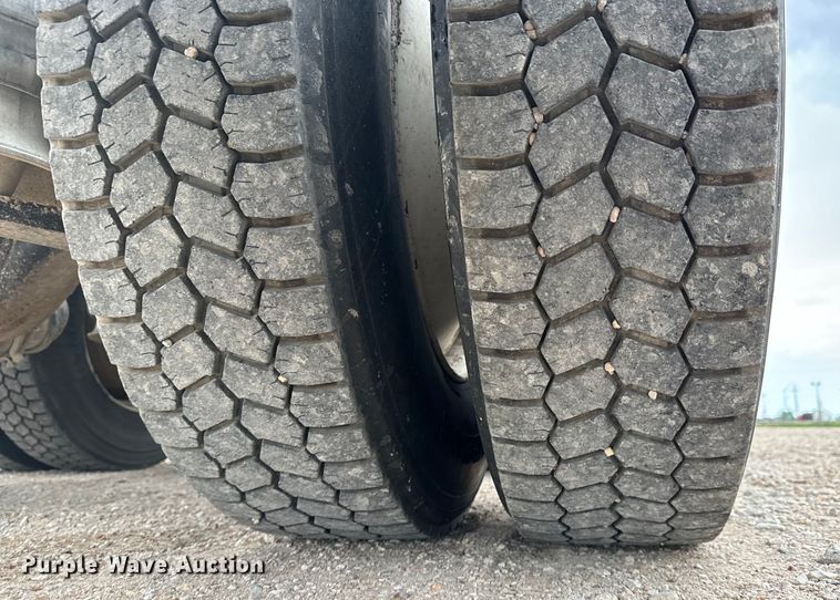 image for item LF9998 2015 Freightliner Coronado 122 semi truck