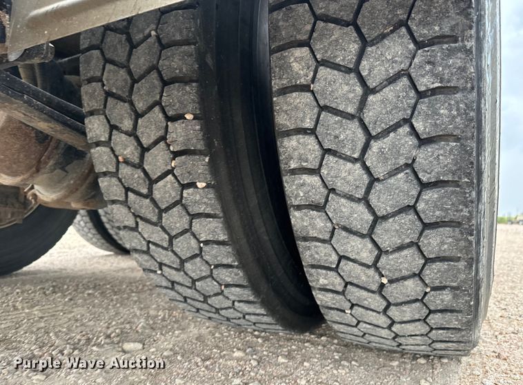 image for item LF9998 2015 Freightliner Coronado 122 semi truck