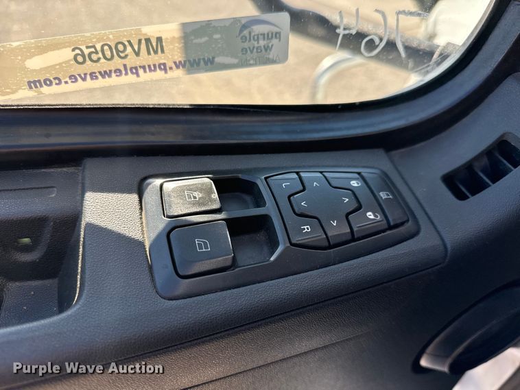 image for item MV9056 2019 Volvo VNL semi truck