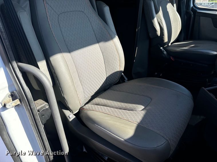 image for item MV9056 2019 Volvo VNL semi truck