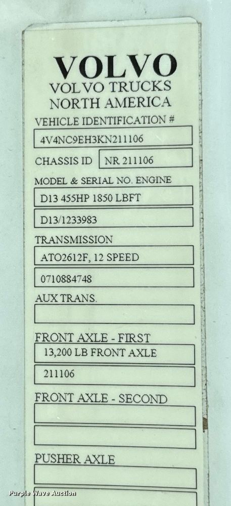 image for item MV9056 2019 Volvo VNL semi truck