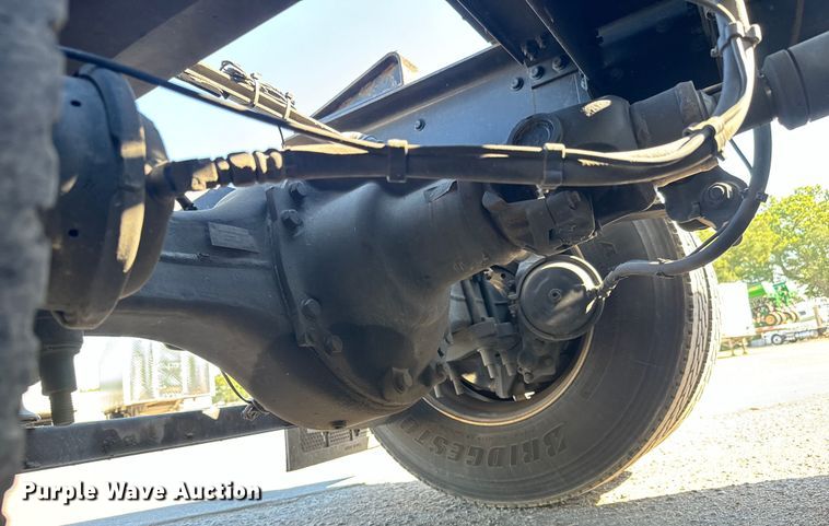 image for item MV9057 2020 Volvo VNL semi truck