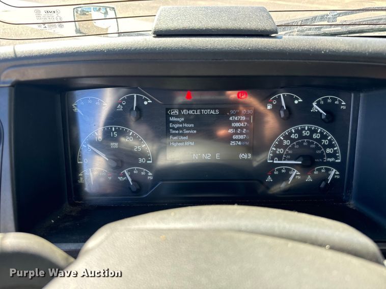 image for item MV9058 2020 Volvo VNL semi truck