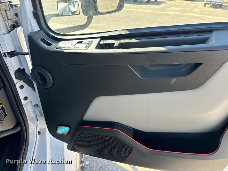 image for item MV9058 2020 Volvo VNL semi truck