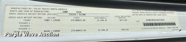 image for item MV9058 2020 Volvo VNL semi truck