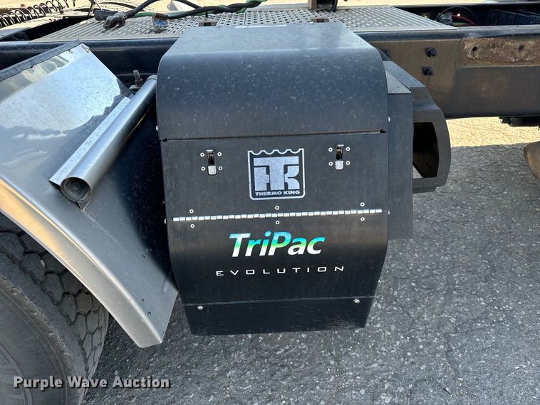 image for item MV9059 2020 Volvo VNL semi truck