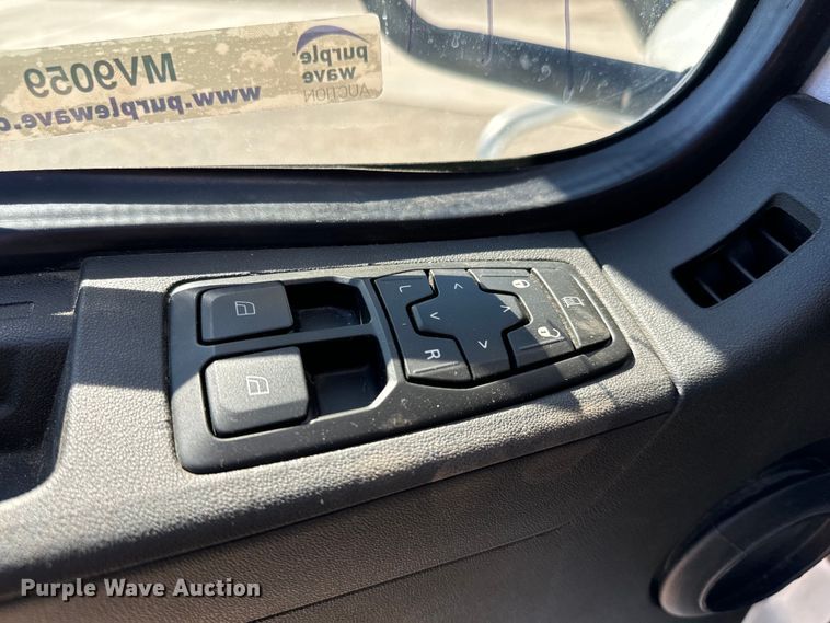 image for item MV9059 2020 Volvo VNL semi truck