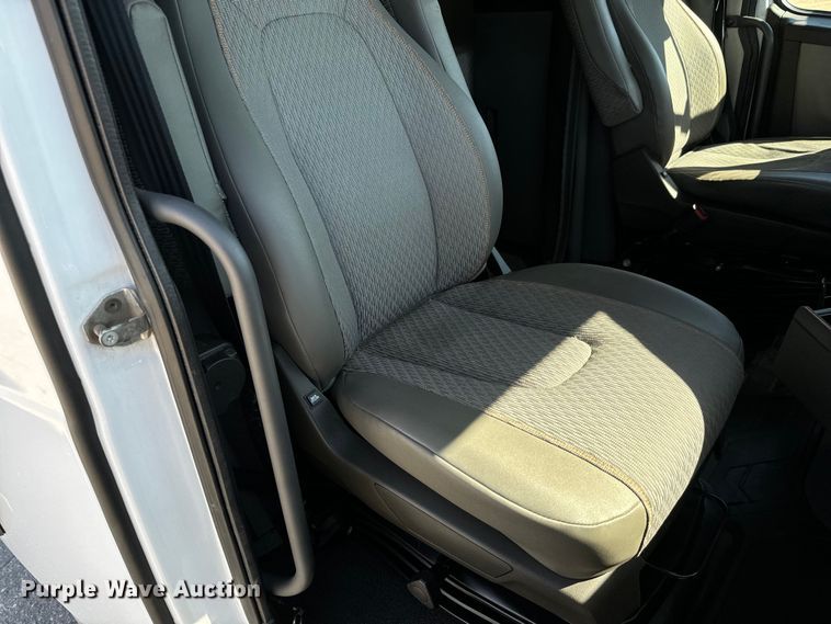 image for item MV9059 2020 Volvo VNL semi truck