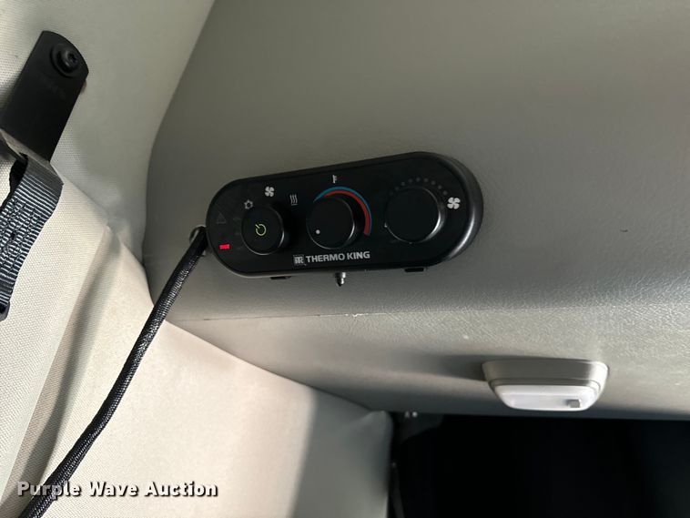 image for item MV9059 2020 Volvo VNL semi truck