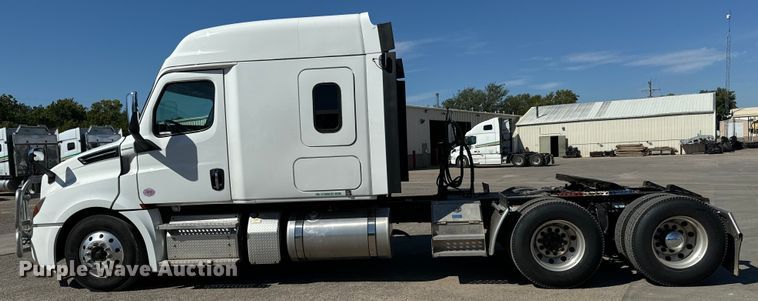 image for item MV9060 2020 Freightliner Cascadia PT126SLP semi truck