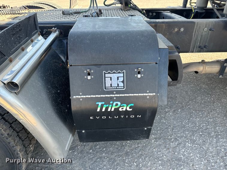 image for item MV9060 2020 Freightliner Cascadia PT126SLP semi truck