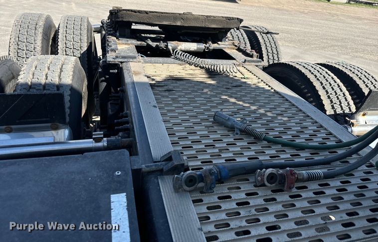 image for item MV9060 2020 Freightliner Cascadia PT126SLP semi truck