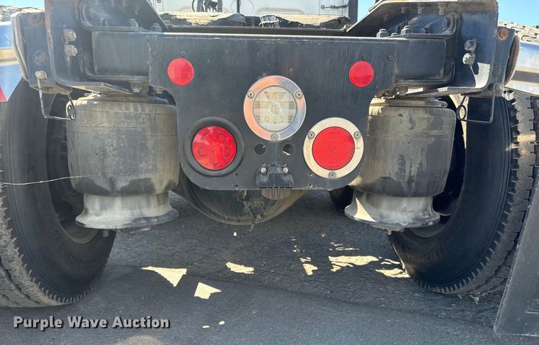 image for item MV9060 2020 Freightliner Cascadia PT126SLP semi truck