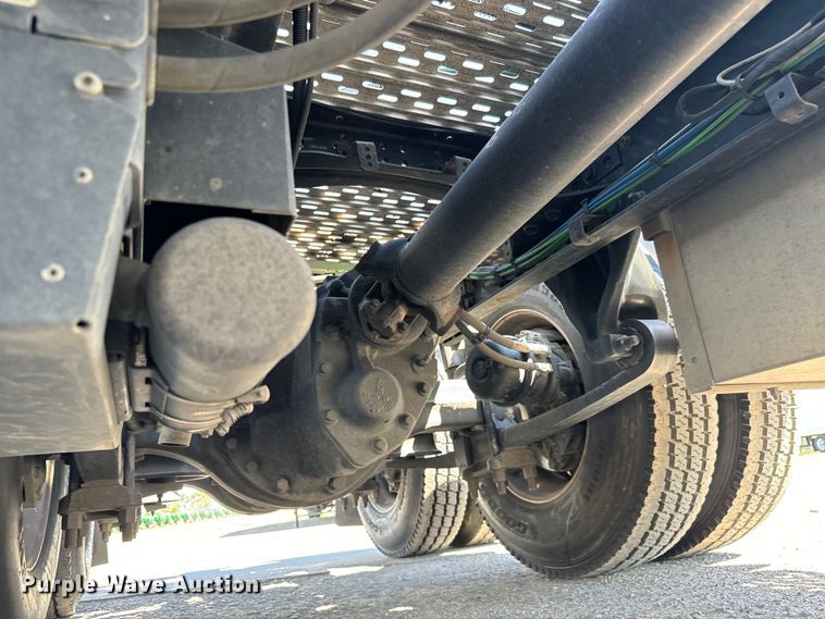 image for item MV9060 2020 Freightliner Cascadia PT126SLP semi truck