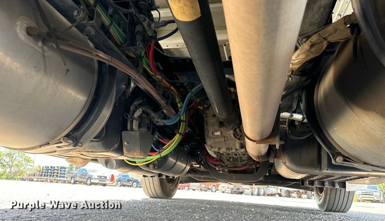 image for item MV9060 2020 Freightliner Cascadia PT126SLP semi truck